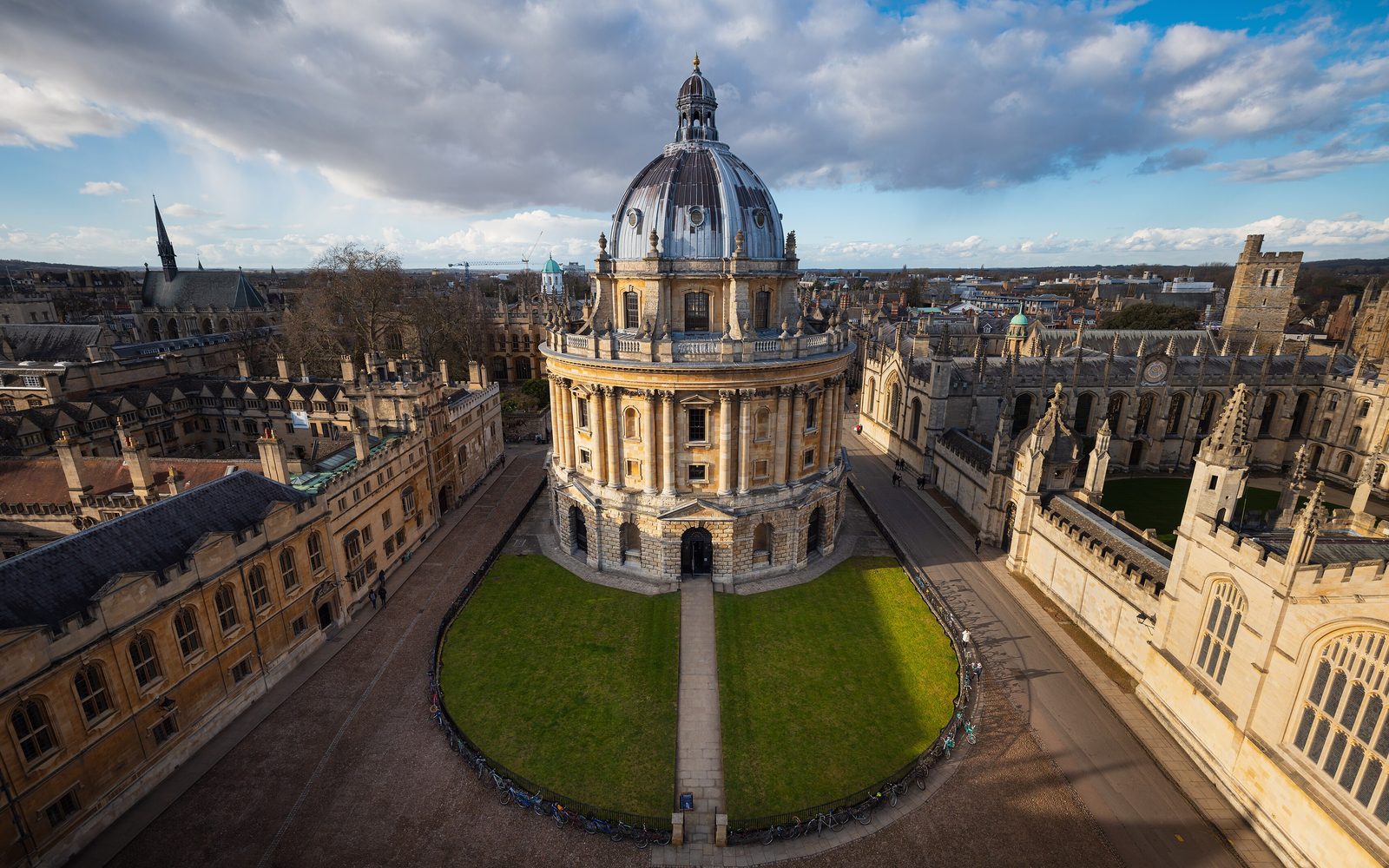 Historic university architecture in the United Kingdom